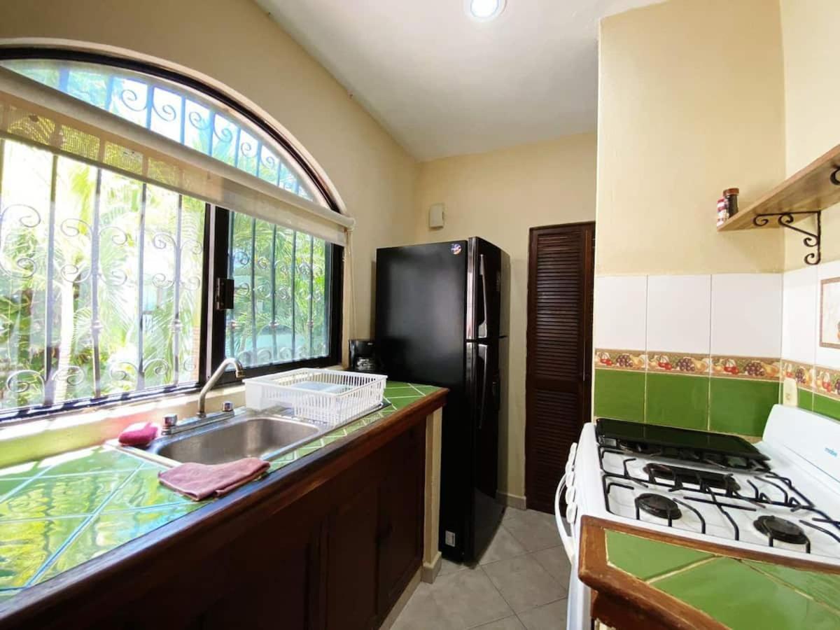 W/ Prime Location Mexican Colonial Style Apartamento Playa del Carmen